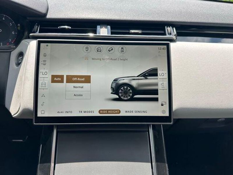2025 Land Rover Range Rover Velar Dynamic SE