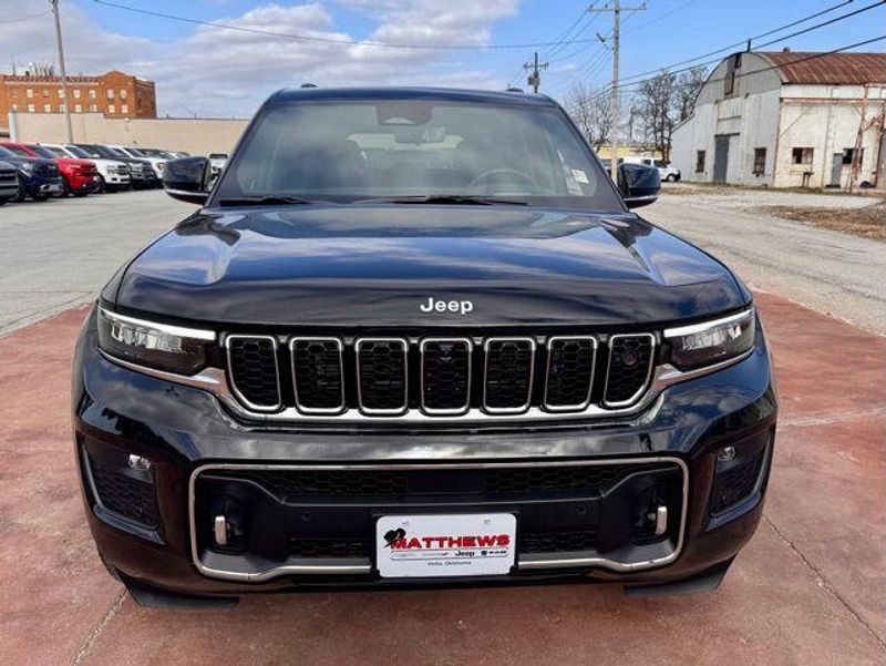 New 2025 Jeep Grand Cherokee Overland 4x4Image 2