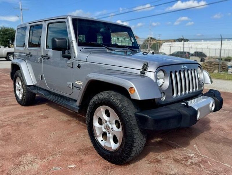 2014 Jeep Wrangler Unlimited SaharaImage 3