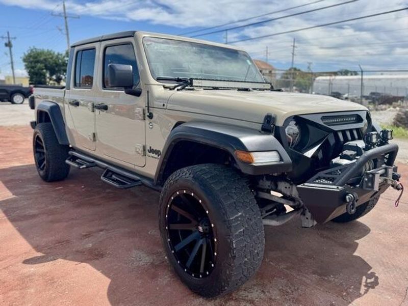 Used 2020 Jeep Gladiator SportImage 3