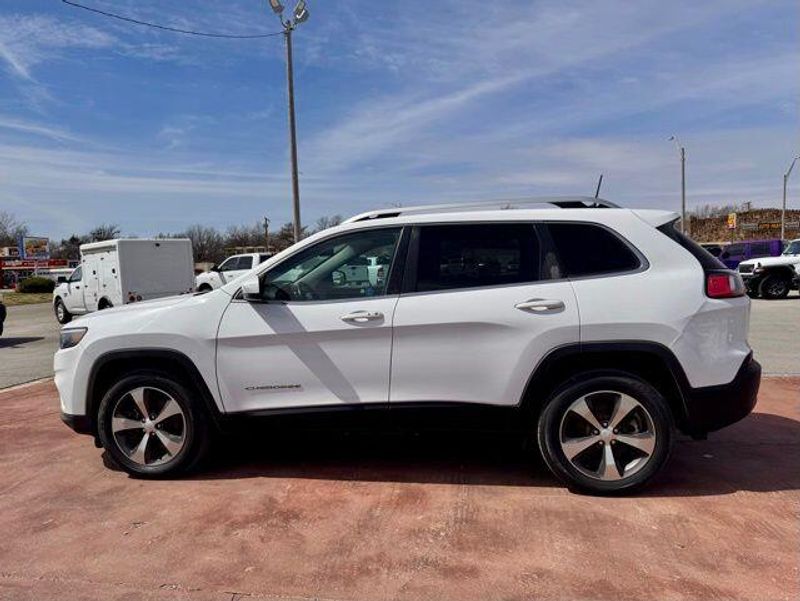 Used 2019 Jeep Cherokee LimitedImage 6