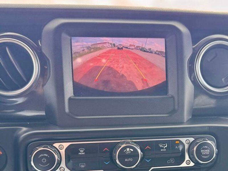 Used 2021 Jeep Wrangler Unlimited Sahara AltitudeImage 18