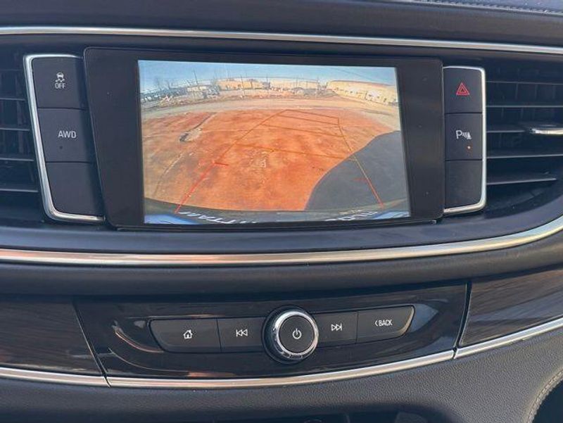 Used 2019 Buick Enclave EssenceImage 18