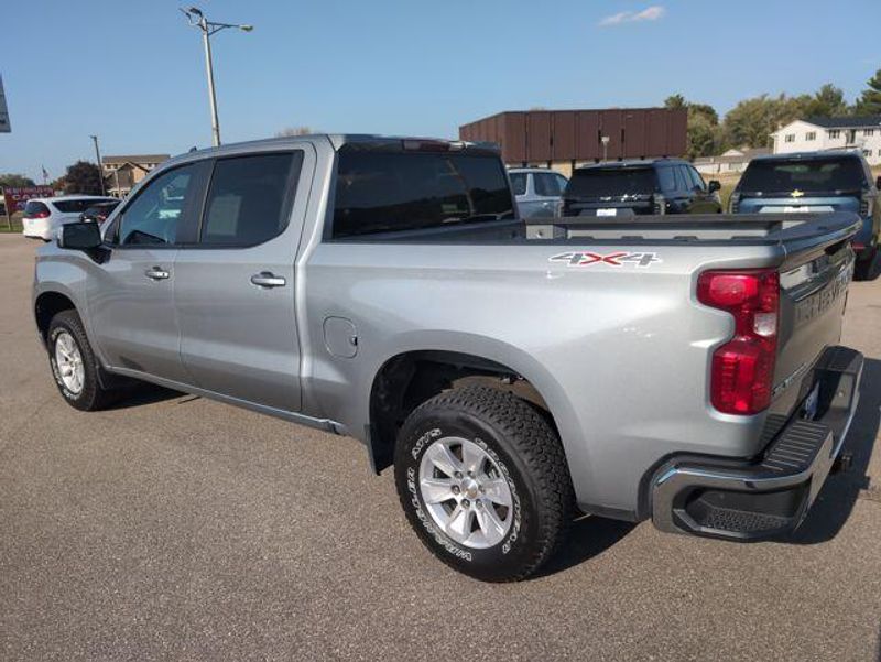 2025 Chevrolet Silverado 1500 LT photo 4