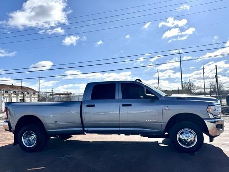 2022 RAM 3500 TradesmanImage 4