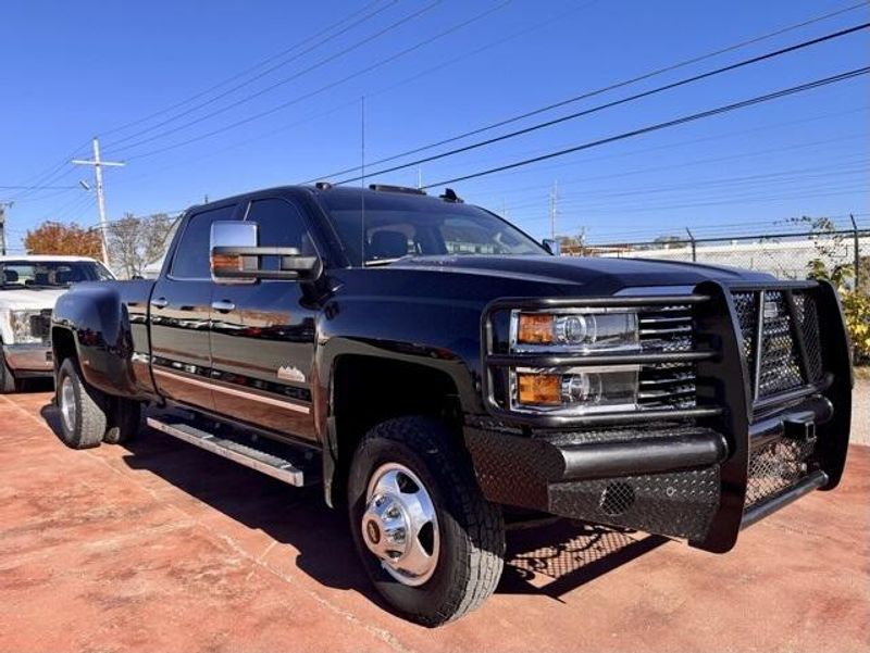 Used 2016 Chevrolet Silverado 3500HD High CountryImage 2