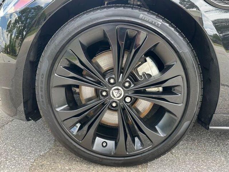 2024 Jaguar XF R-Dynamic SE