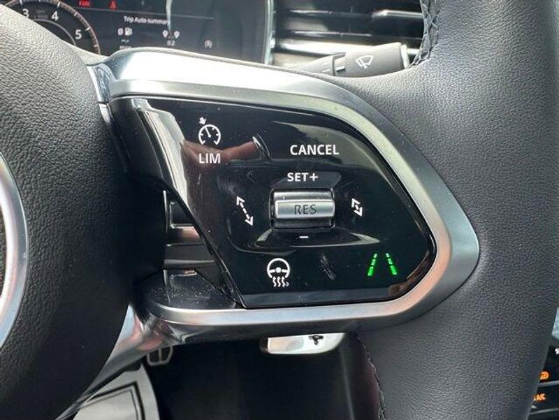 2024 Jaguar XF R-Dynamic SE
