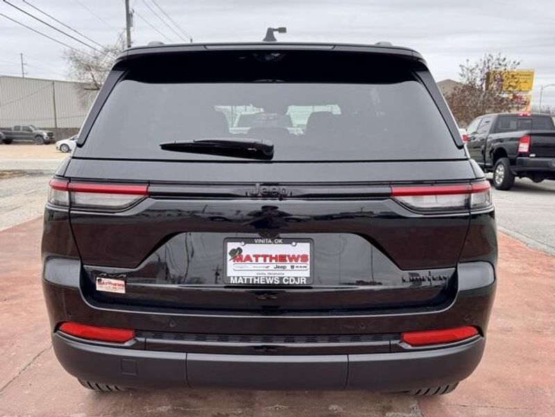 New 2025 Jeep Grand Cherokee Limited 4x4Image 6