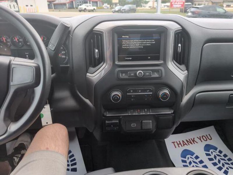 2019 Chevrolet Silverado 1500 Custom photo 20