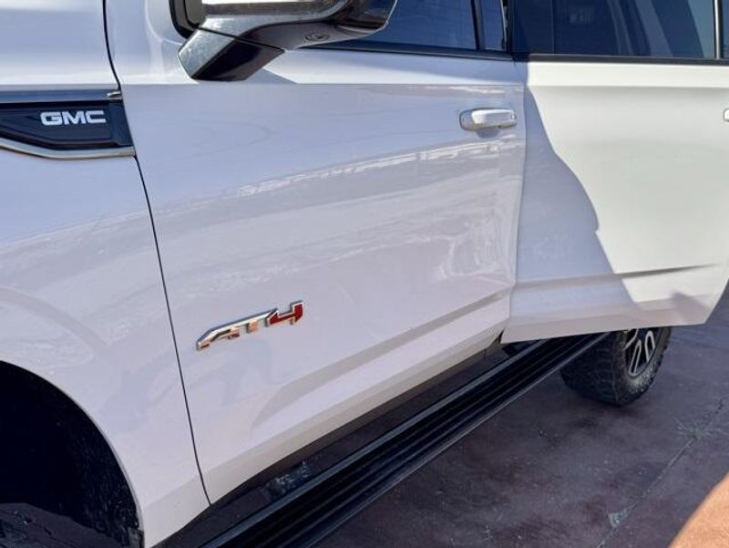 Used 2022 GMC Yukon AT4Image 21