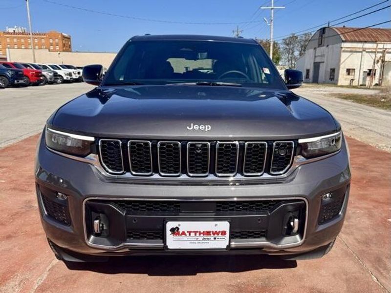 New 2025 Jeep Grand Cherokee Overland 4x4Image 2