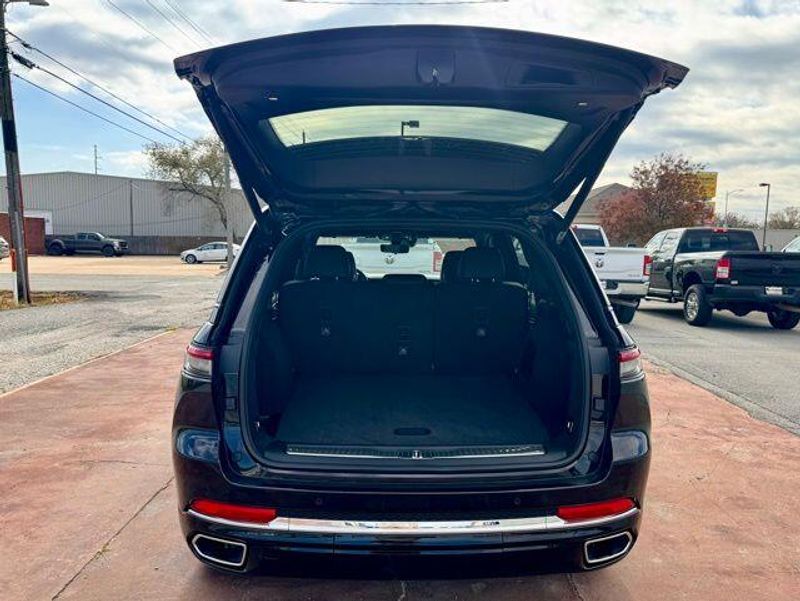 New 2025 Jeep Grand Cherokee Overland 4x4Image 7