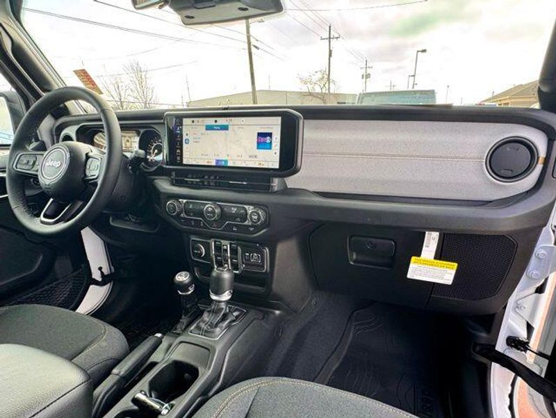 New 2026 Jeep Wrangler 4-door Sport SImage 13