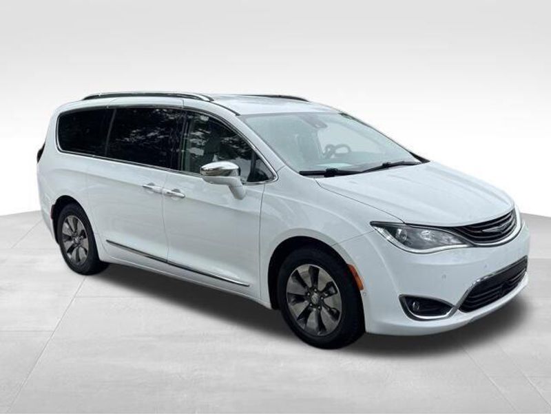 2018 Chrysler Pacifica Hybrid Limited