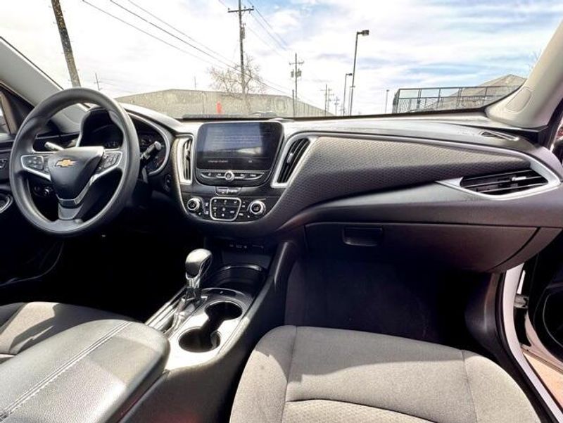Used 2023 Chevrolet Malibu LTImage 10