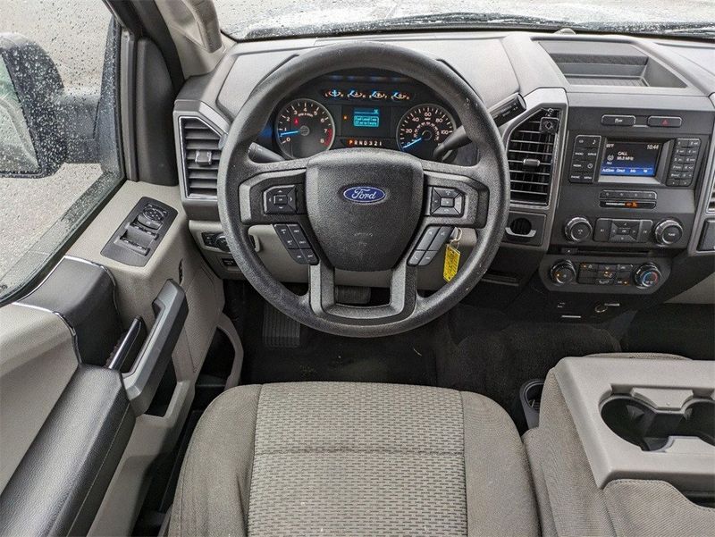 2017 Ford F-150 XLTImage 16