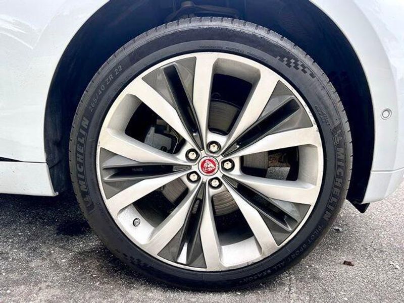 2017 Jaguar F-PACE 35t R-Sport