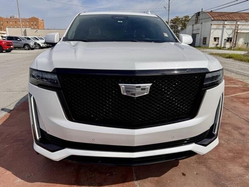 Used 2021 Cadillac Escalade SportImage 2