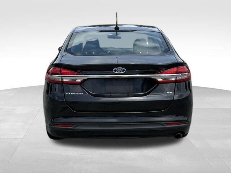 Used 2018 Ford Fusion SE