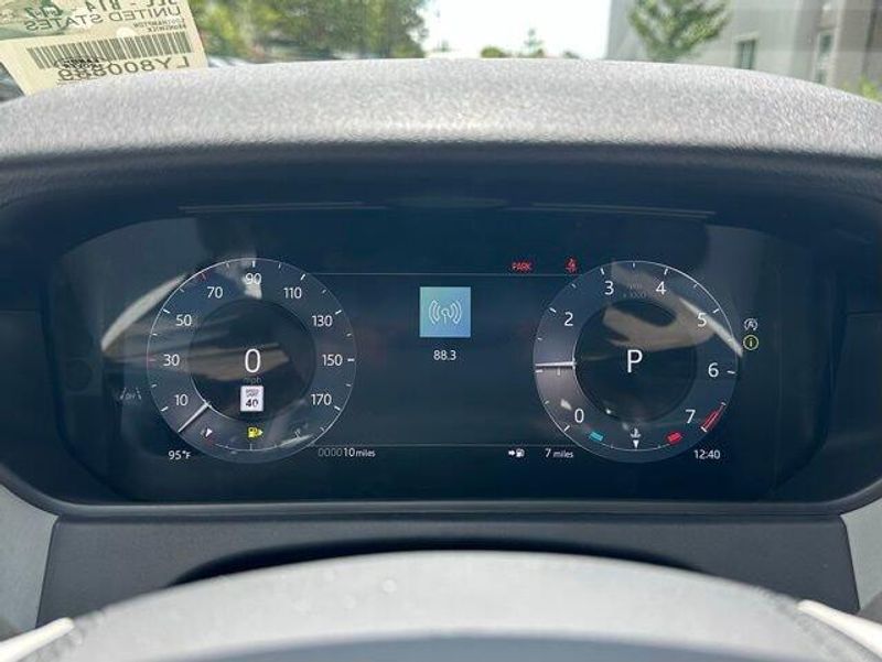 2025 Land Rover Range Rover Velar Dynamic SE