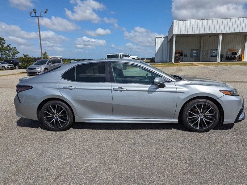 2021 Toyota Camry SE NightshadeImage 3