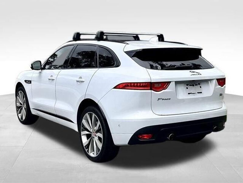 2017 Jaguar F-PACE 35t R-Sport