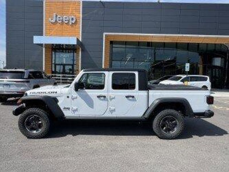 2022 Jeep Gladiator Rubicon photo 2
