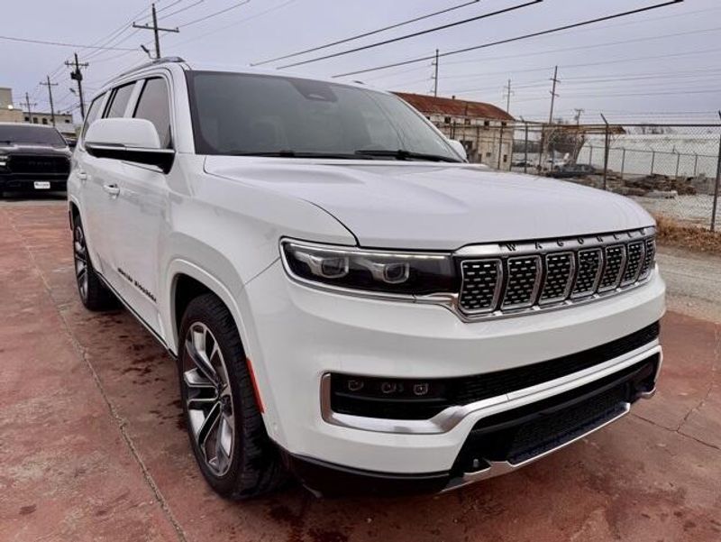 2022 Jeep Grand Wagoneer Series IIIImage 3