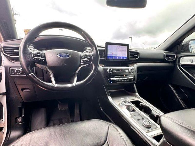 Used 2020 Ford Explorer LimitedImage 9