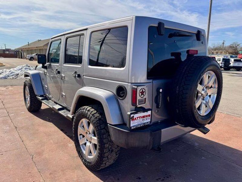 Used 2016 Jeep Wrangler Unlimited SaharaImage 8