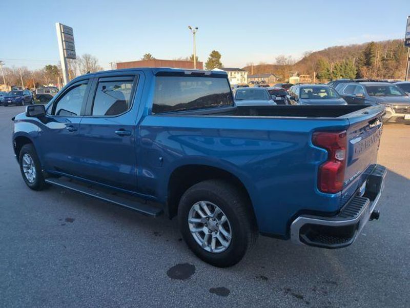 2022 Chevrolet Silverado 1500 LT photo 4