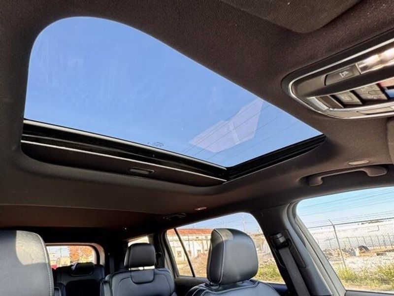 Used 2024 Jeep Grand Cherokee L Altitude XImage 18