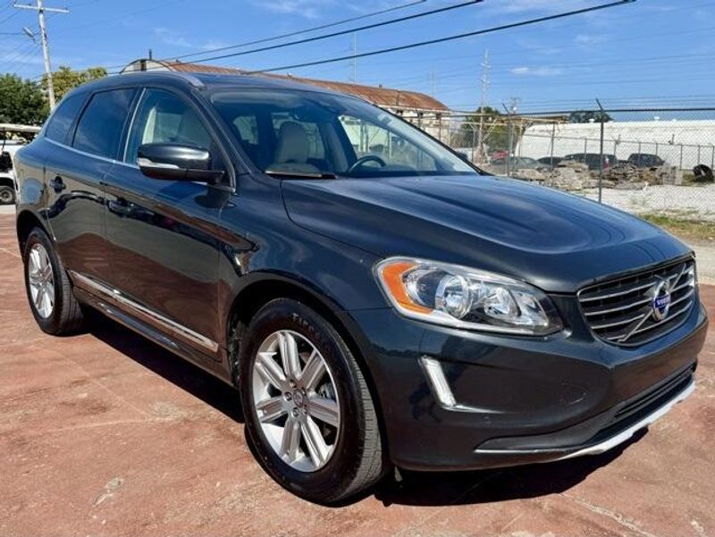 Used 2016 Volvo XC60 T6 Drive-EImage 3