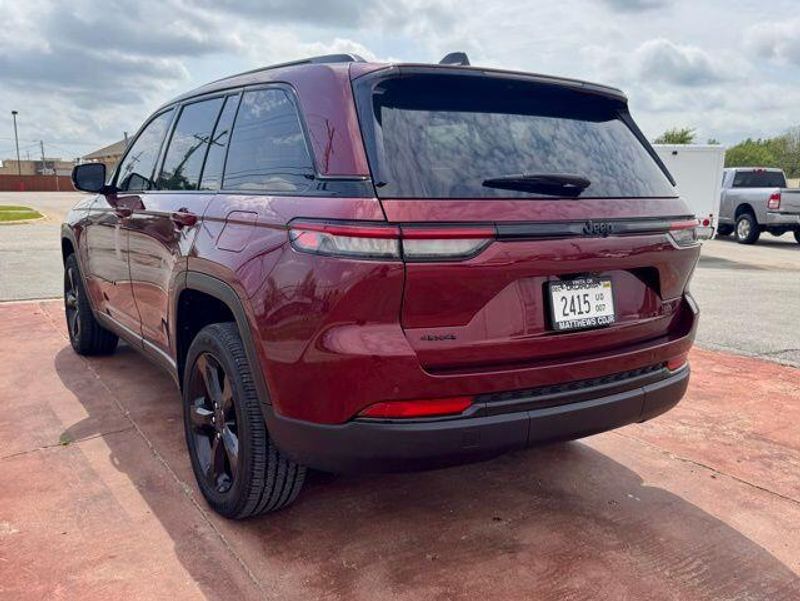 Used 2025 Jeep Grand Cherokee Altitude XImage 7