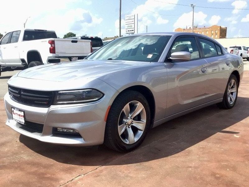 2018 Dodge Charger SXTImage 1