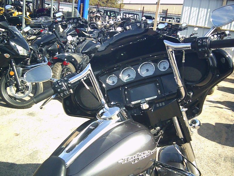 USED 2015 HARLEY STREET GLIDE SPECIAL Image 10