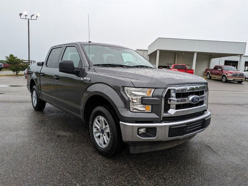 2017 Ford F-150 XLTImage 2