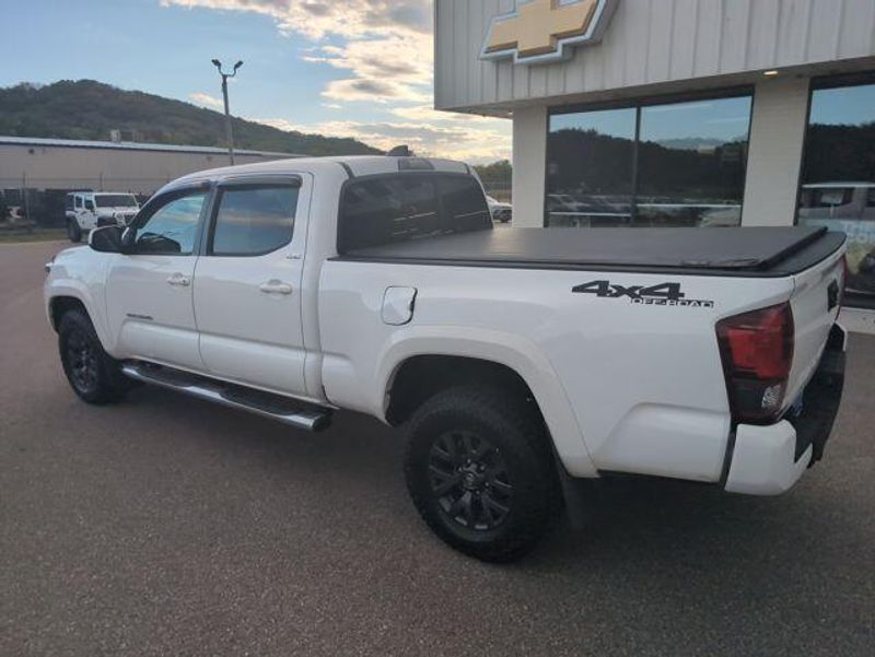 2021 Toyota Tacoma TRD Off-Road V6 photo 3