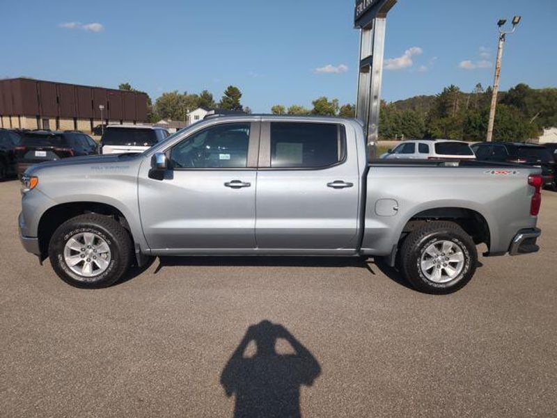 2025 Chevrolet Silverado 1500 LT photo 2