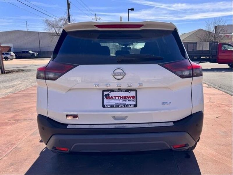 Used 2023 Nissan Rogue SVImage 6