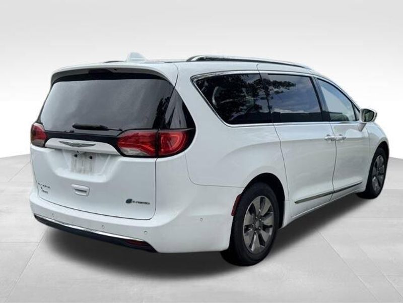 2018 Chrysler Pacifica Hybrid Limited