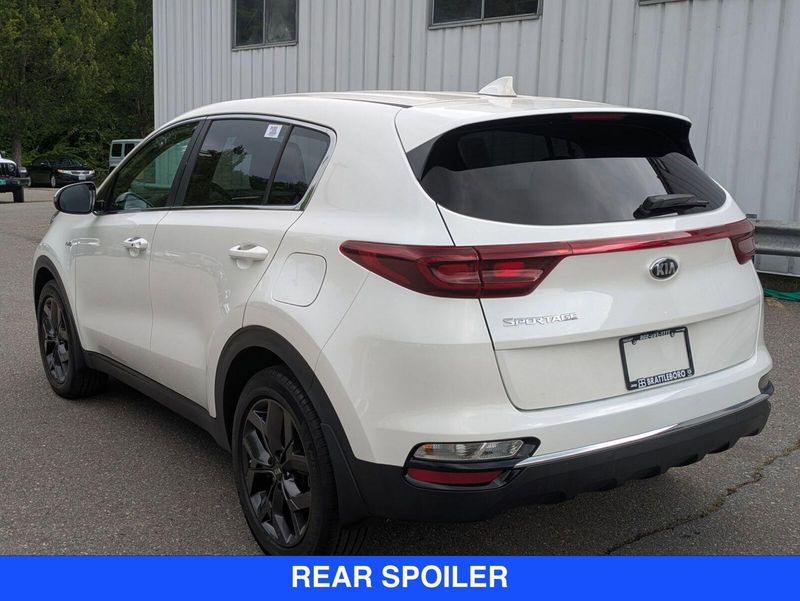 2022 Kia Sportage LX photo 3