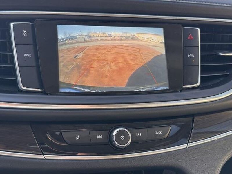 Used 2019 Buick Enclave EssenceImage 18