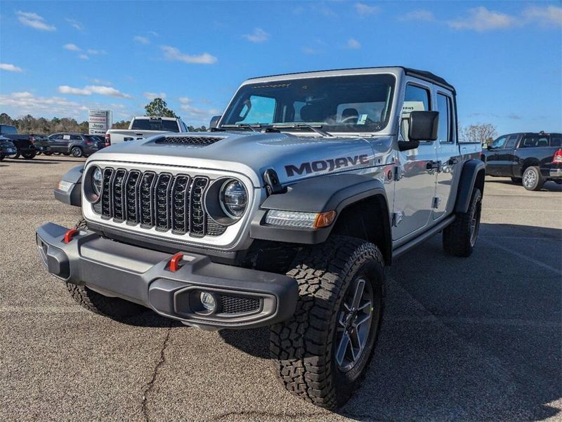 2024 Jeep Gladiator Mojave 4x4 in a Silver Zynith Clear Coat exterior color and Blackinterior. South Georgia CDJR 229-443-1466 southgeorgiacdjr.com 