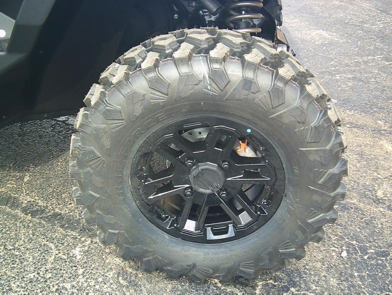 NEW 2026 CAN-AM DEFENDER LIMITED CAB HD11 Image 24