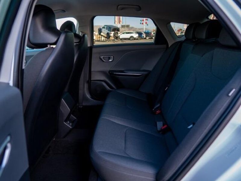 New 2025 Kia K4 LXSImage 10