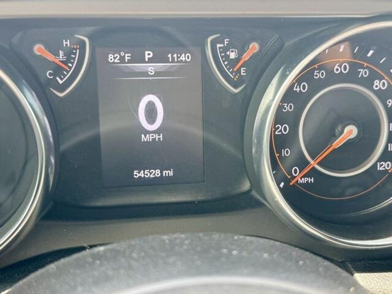 Used 2020 Jeep Gladiator SportImage 17