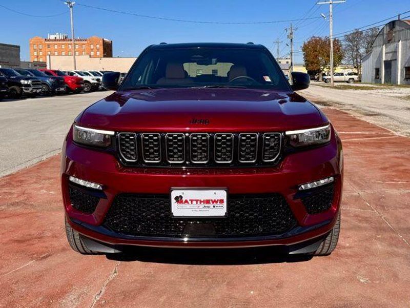 New 2025 Jeep Grand Cherokee Summit Reserve 4x4Image 2