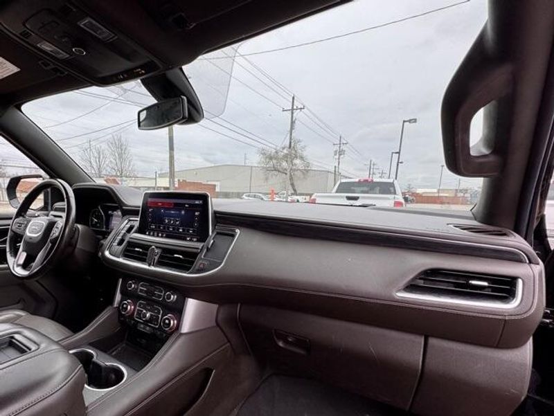 Used 2021 GMC Yukon SLTImage 13